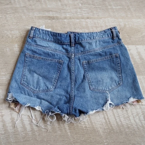 Cropp Cute Distressed Denim Shorts - Picture 3 of 11